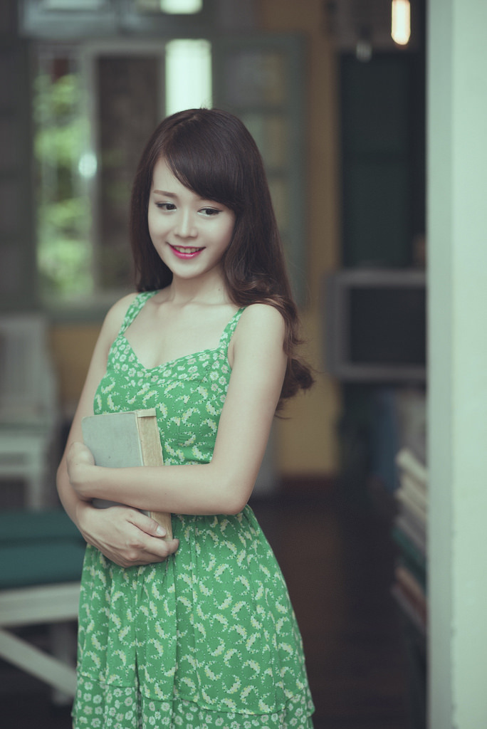 扒下女教师的内衣动漫